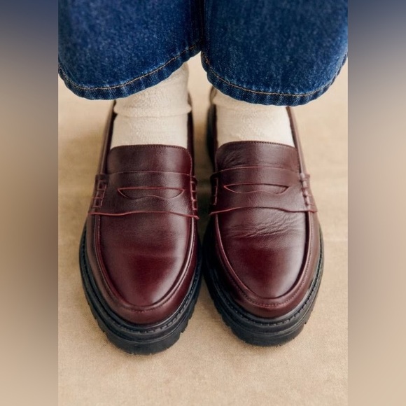 Sézane Albane Loafers in Glossy Burgundy FR 38 / US 7 - Picture 2 of 14